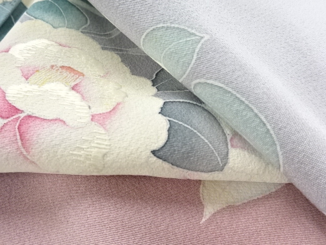  手描き友禅　椿模様刺繍訪問着